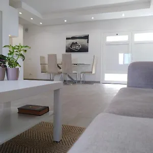 https://casa-max-tenerife.tenerifehoteles.net