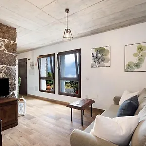 https://la-casa-de-abajo.in-canary-islands.com